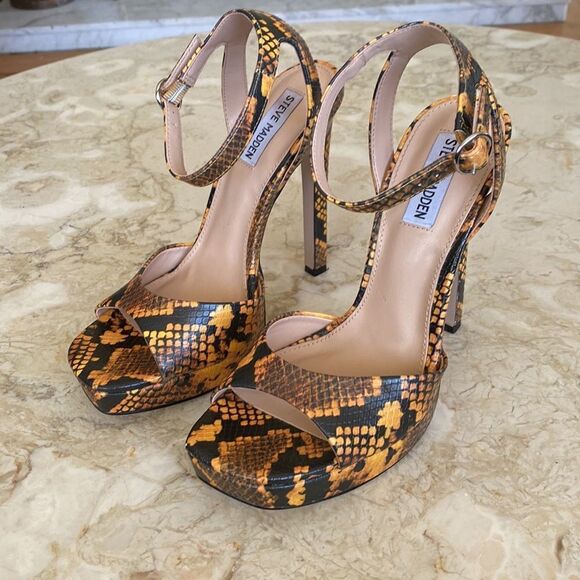 Steve Madden Snakeskin Platform Ankle Strap Heels - As New - Picture 3 of 13